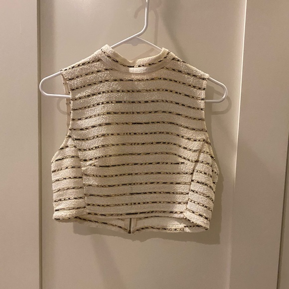 Two-piece Embroidered Skirt Set (S/M) - Picture 5 of 10